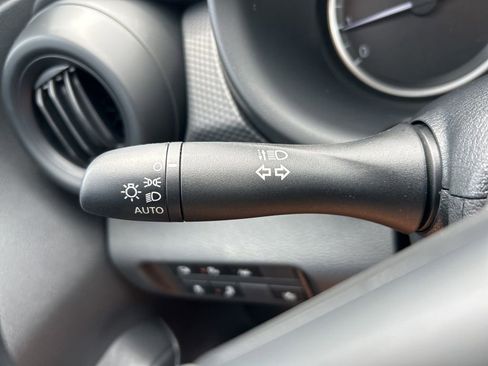 New 2025 Nissan Kicks Play S image 21