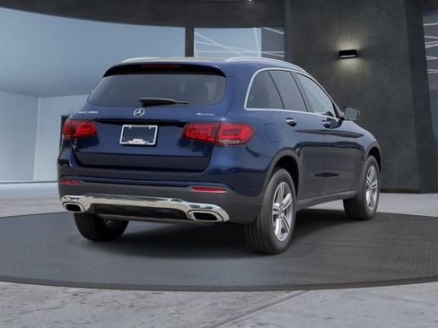 Certified 2022 Mercedes-Benz GLC 300 4MATIC image 4
