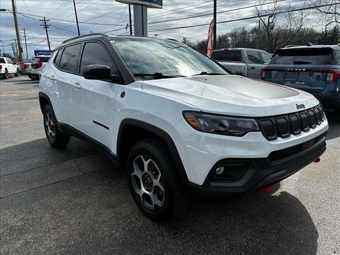 Used 2022 Jeep Compass Trailhawk w/ Trailhawk Convenience Group image 3