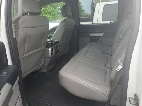 Used 2018 Ford F150 Lariat w/ Equipment Group 502A Luxury AWD/4WD image 5