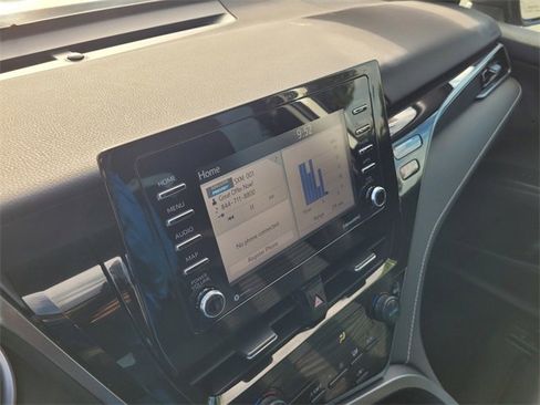 Used 2023 Toyota Camry SE image 12