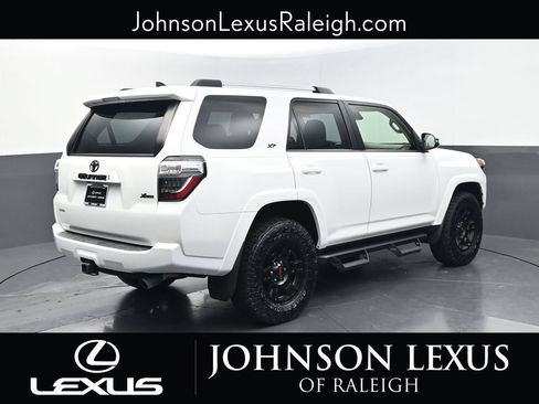 Used 2024 Toyota 4Runner SR5 Premium w/ Moonroof Package AWD/4WD image 9