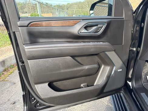 Used 2023 Chevrolet Tahoe High Country AWD/4WD image 14