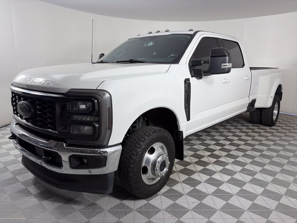 Certified 2024 Ford F350 Lariat w/ Lariat Ultimate Package AWD/4WD image 3
