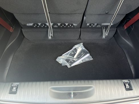 New 2027 Chrysler Pacifica Select FWD image 29