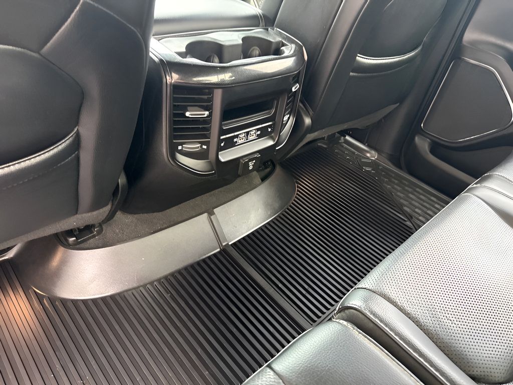 Used 2022 RAM 1500 Laramie AWD/4WD image 11