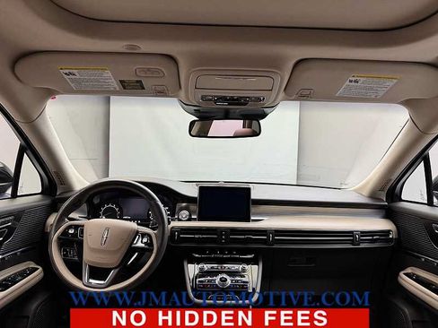 Used 2022 Lincoln Corsair AWD w/ Premium Package image 12