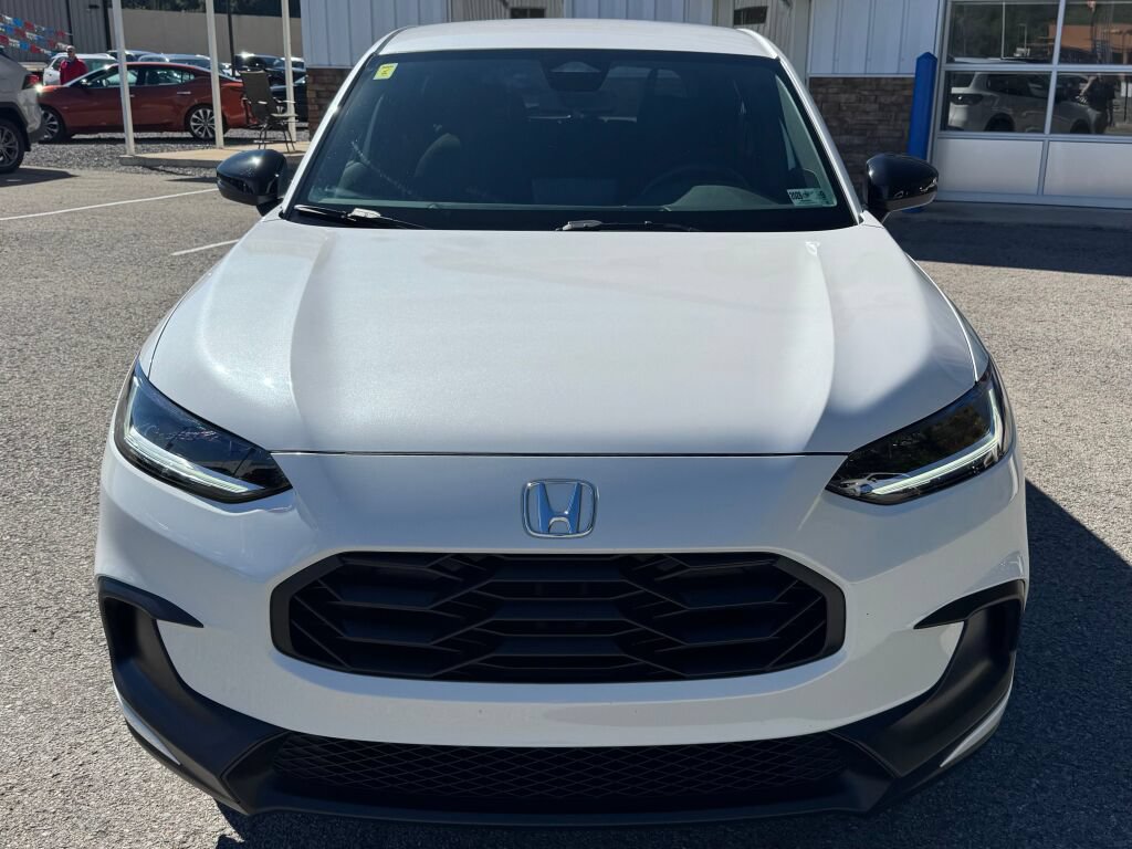 Used 2025 Honda HR-V Sport image 2