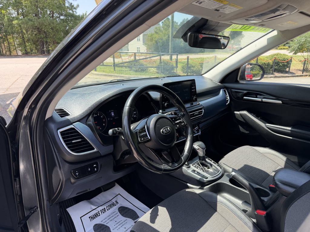 Used 2021 Kia Seltos S AWD/4WD image 11