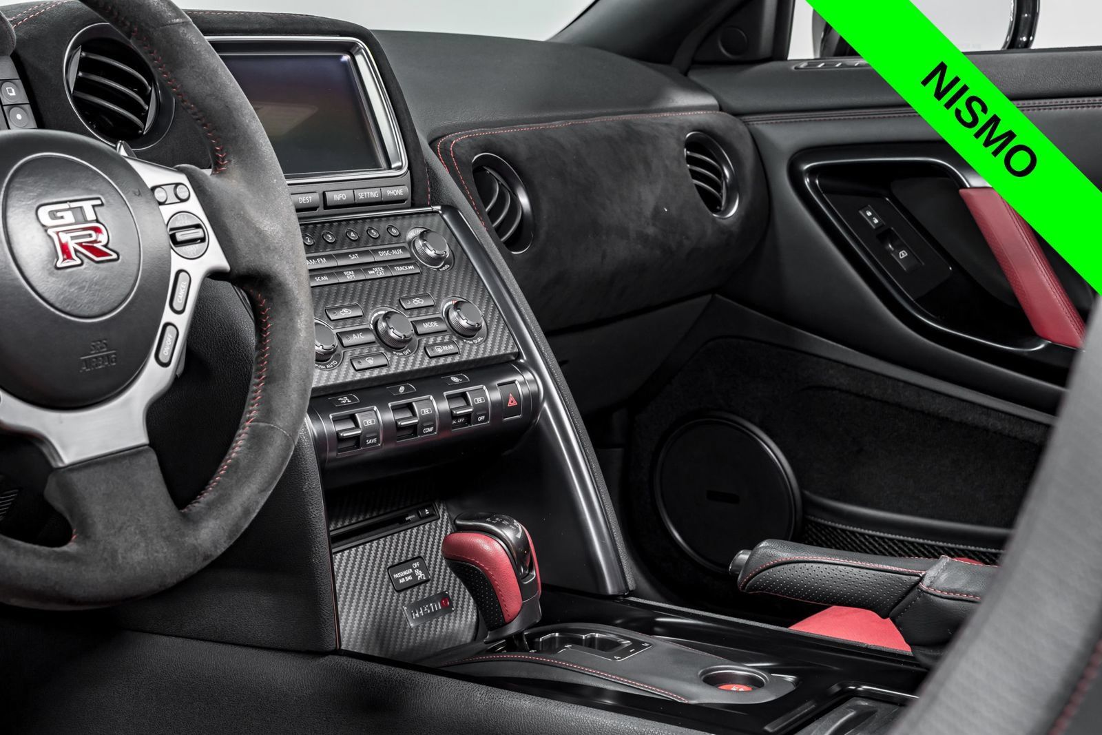 Used 2016 Nissan GT-R NISMO AWD/4WD image 21