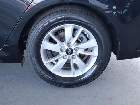 Used 2018 Kia Optima LX FWD image 11