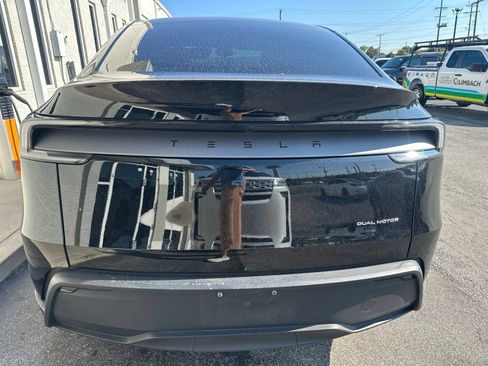 Used 2026 Tesla Model Y AWD image 6
