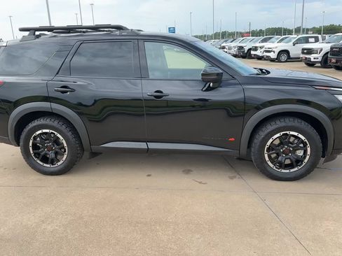 Used 2026 Nissan Pathfinder Rock Creek AWD/4WD image 2