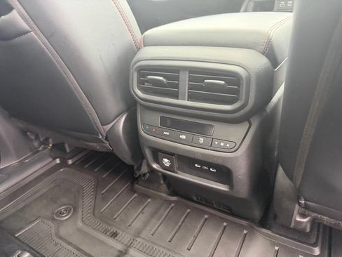 Used 2025 Honda Pilot TrailSport image 39