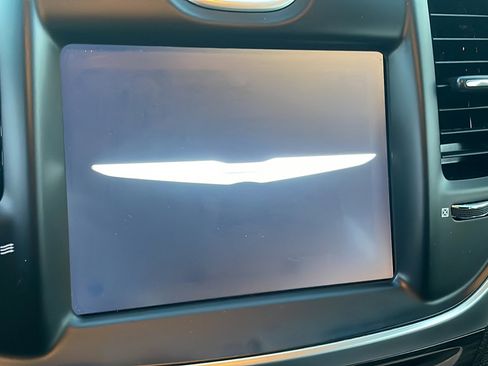 Used 2018 Chrysler 300 Touring image 44
