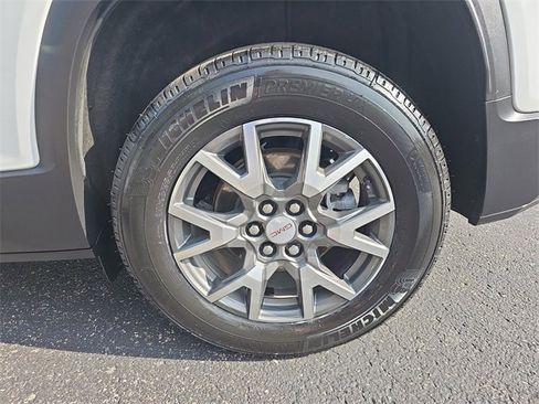 Certified 2023 GMC Acadia SLE w/ Driver Convenience Package image 34