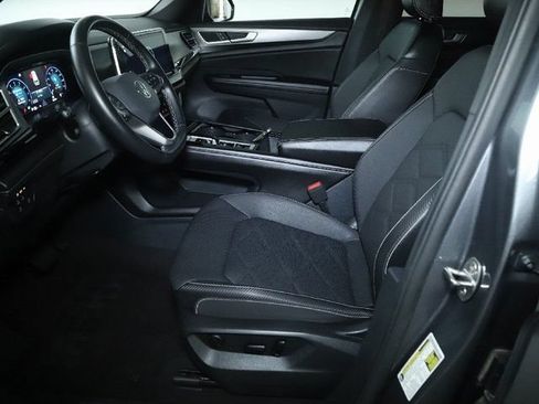 Used 2024 Volkswagen Atlas Cross Sport SE AWD/4WD image 18