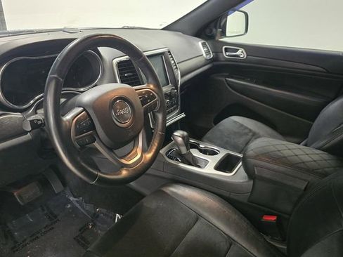 Used 2018 Jeep Grand Cherokee Altitude RWD image 19