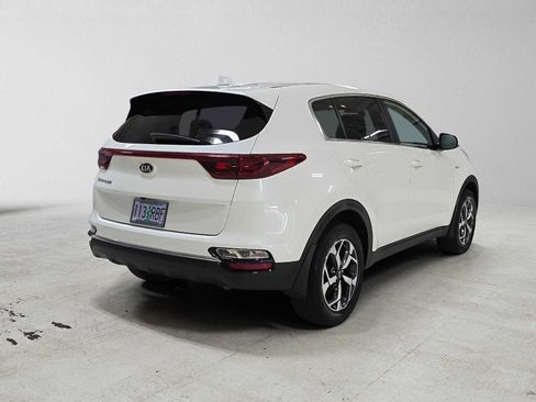 Used 2022 Kia Sportage LX AWD/4WD image 3