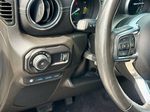 Used 2023 Jeep Wrangler Unlimited Sahara w/ Cold Weather Group AWD/4WD image 11