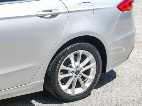 Used 2019 Ford Fusion SE FWD image 11