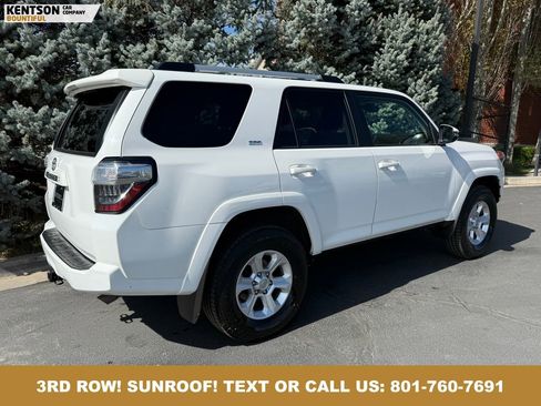 Used 2024 Toyota 4Runner SR5 Premium w/ Moonroof Package AWD/4WD image 9