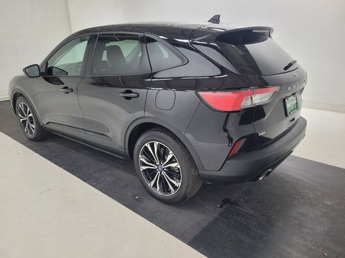 Used 2021 Ford Escape SE w/ SE Sport Appearance Package FWD image 5