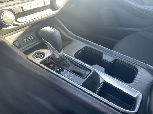 Used 2025 Nissan Sentra SV image 41