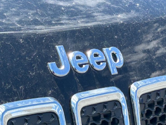 Used 2019 Jeep Cherokee Latitude w/ Popular Appearance Group AWD/4WD image 11