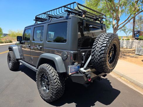 Used 2014 Jeep Wrangler Unlimited Rubicon w/ Connectivity Group AWD/4WD image 6