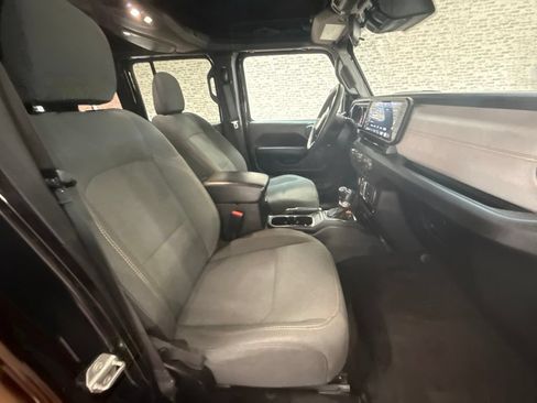 Used 2024 Jeep Wrangler Unlimited Sport AWD/4WD image 11