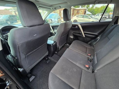 Used 2017 Toyota RAV4 XLE AWD/4WD image 14