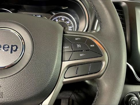 Used 2020 Jeep Cherokee Latitude Plus image 28