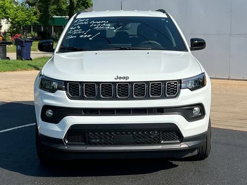 Used 2026 Jeep Compass Latitude AWD/4WD image 40