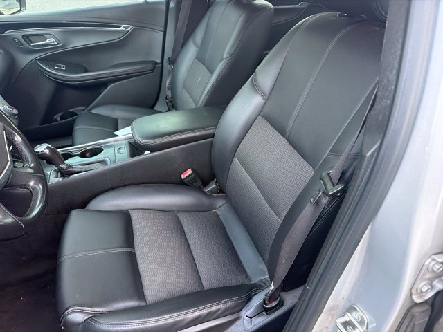 Used 2016 Chevrolet Impala LT FWD image 12