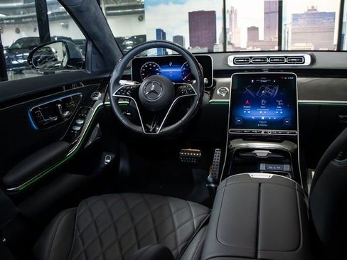 Used 2026 Mercedes-Benz S 580 4MATIC Sedan image 17