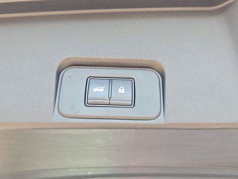 Certified 2025 Nissan Rogue SV FWD image 13