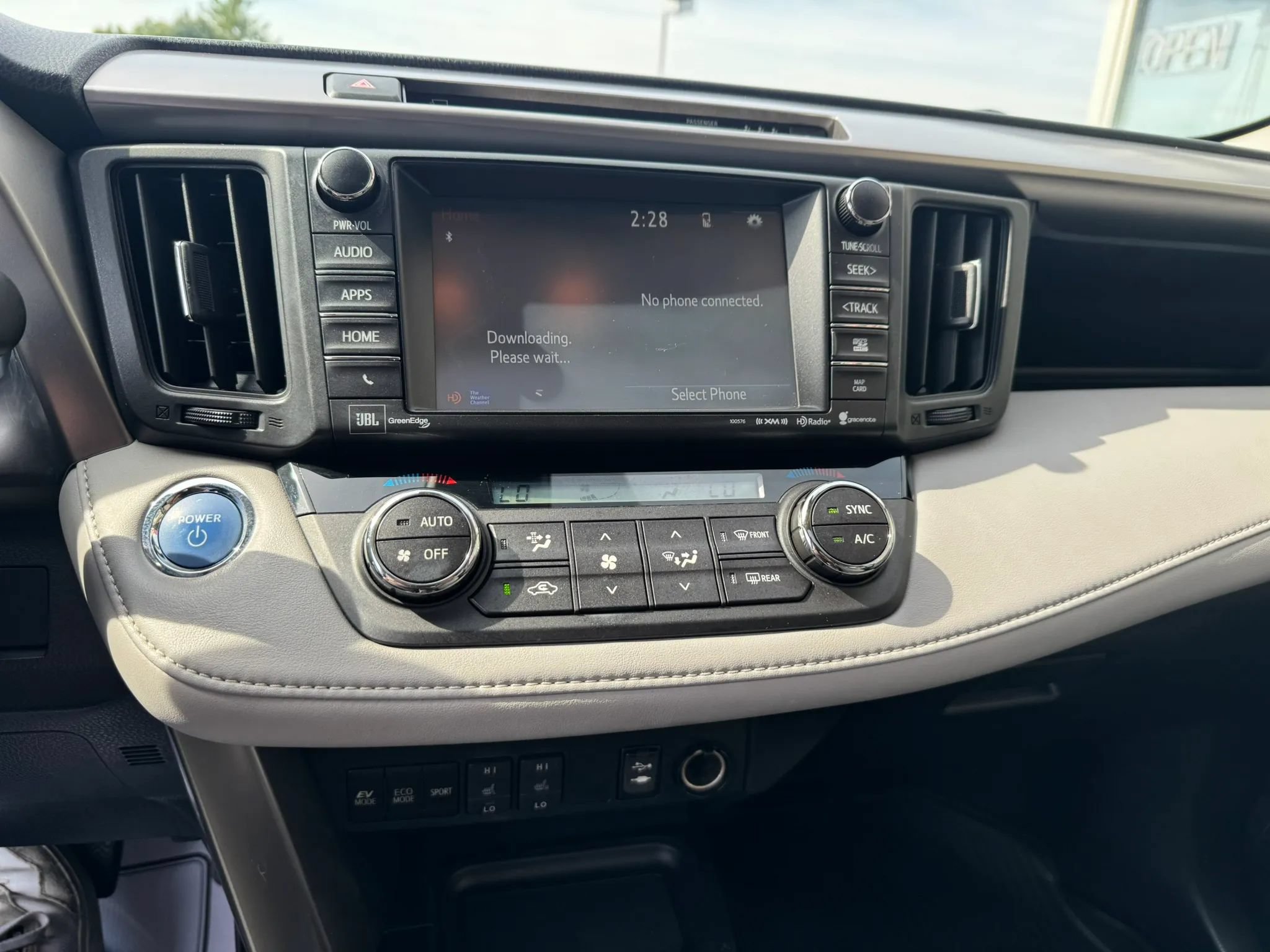 Used 2017 Toyota RAV4 Limited w/ Advanced Technology Package AWD/4WD image 12