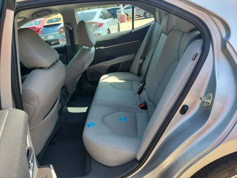 Certified 2021 Toyota Camry XLE FWD image 33