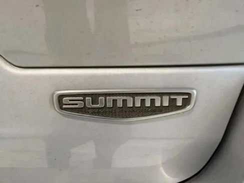Used 2022 Jeep Grand Cherokee Summit AWD/4WD image 43