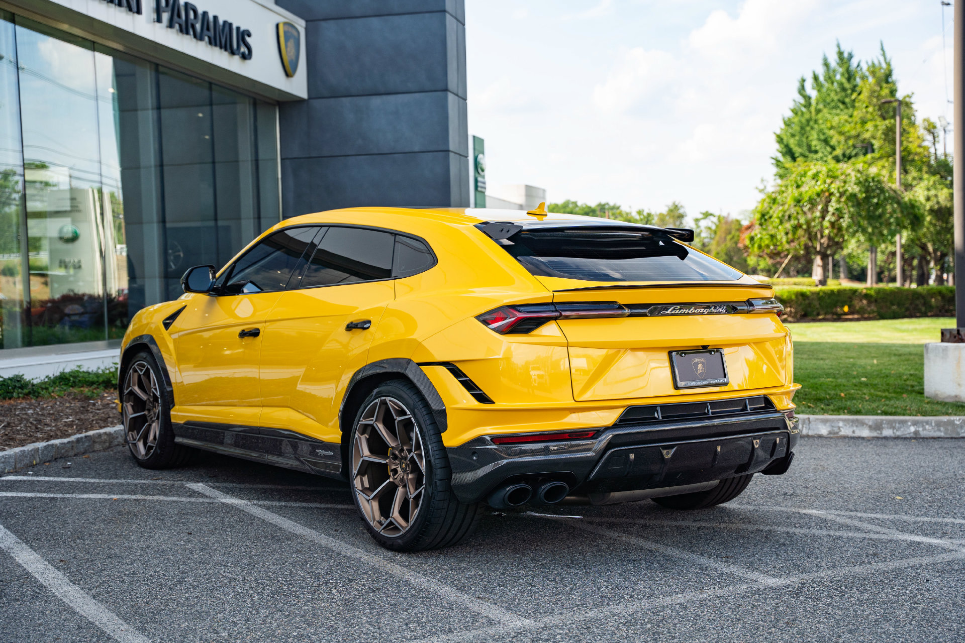 Used 2024 Lamborghini Urus Performante AWD/4WD image 13