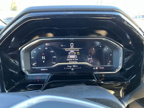 Used 2024 GMC Sierra 1500 SLT image 12