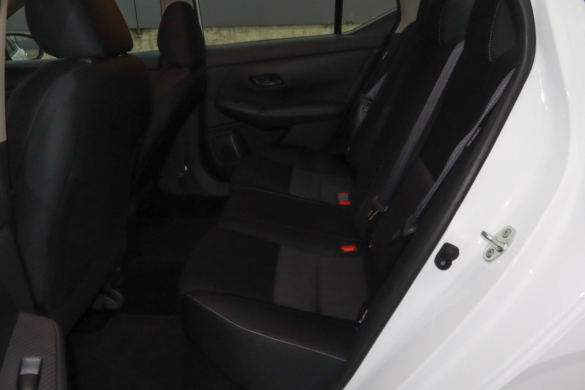 Used 2025 Nissan Sentra SV FWD image 8