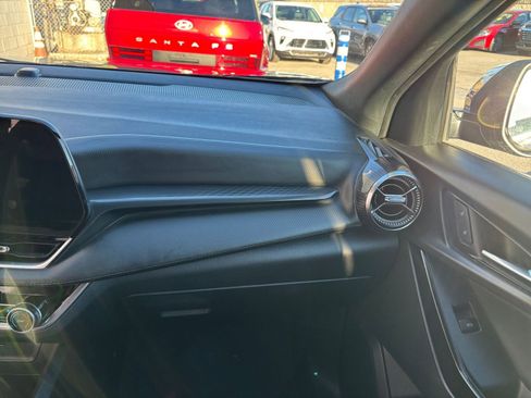 Used 2025 Chevrolet Equinox LT image 35