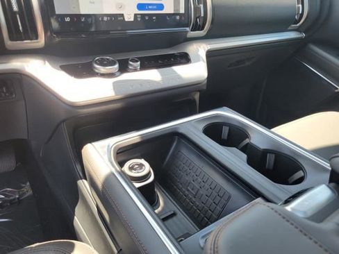 New 2025 Ford Expedition Active image 35