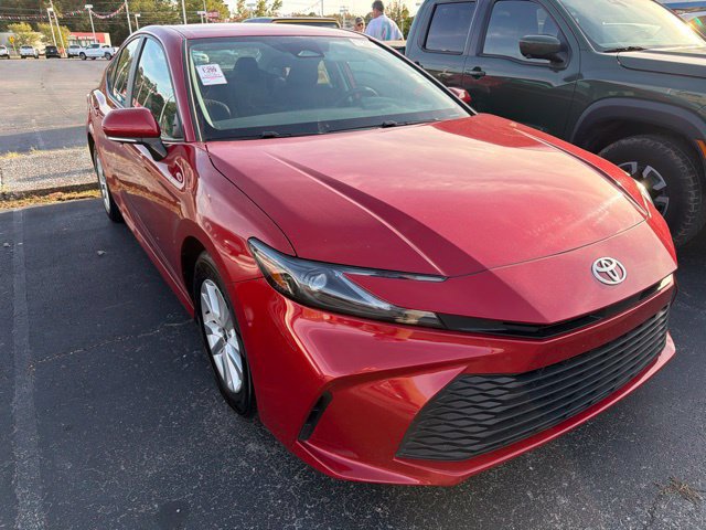 Used 2025 Toyota Camry LE FWD image 4