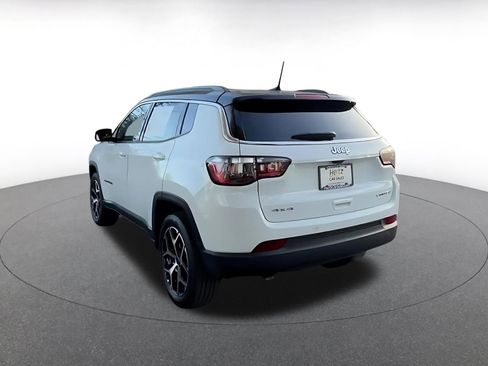 Used 2025 Jeep Compass Limited image 11