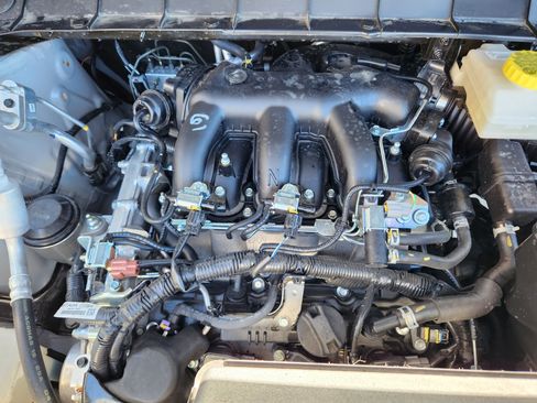 Used 2025 Nissan Pathfinder Platinum image 20