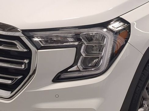 Used 2023 GMC Terrain SLT w/ Tech Package AWD/4WD image 11