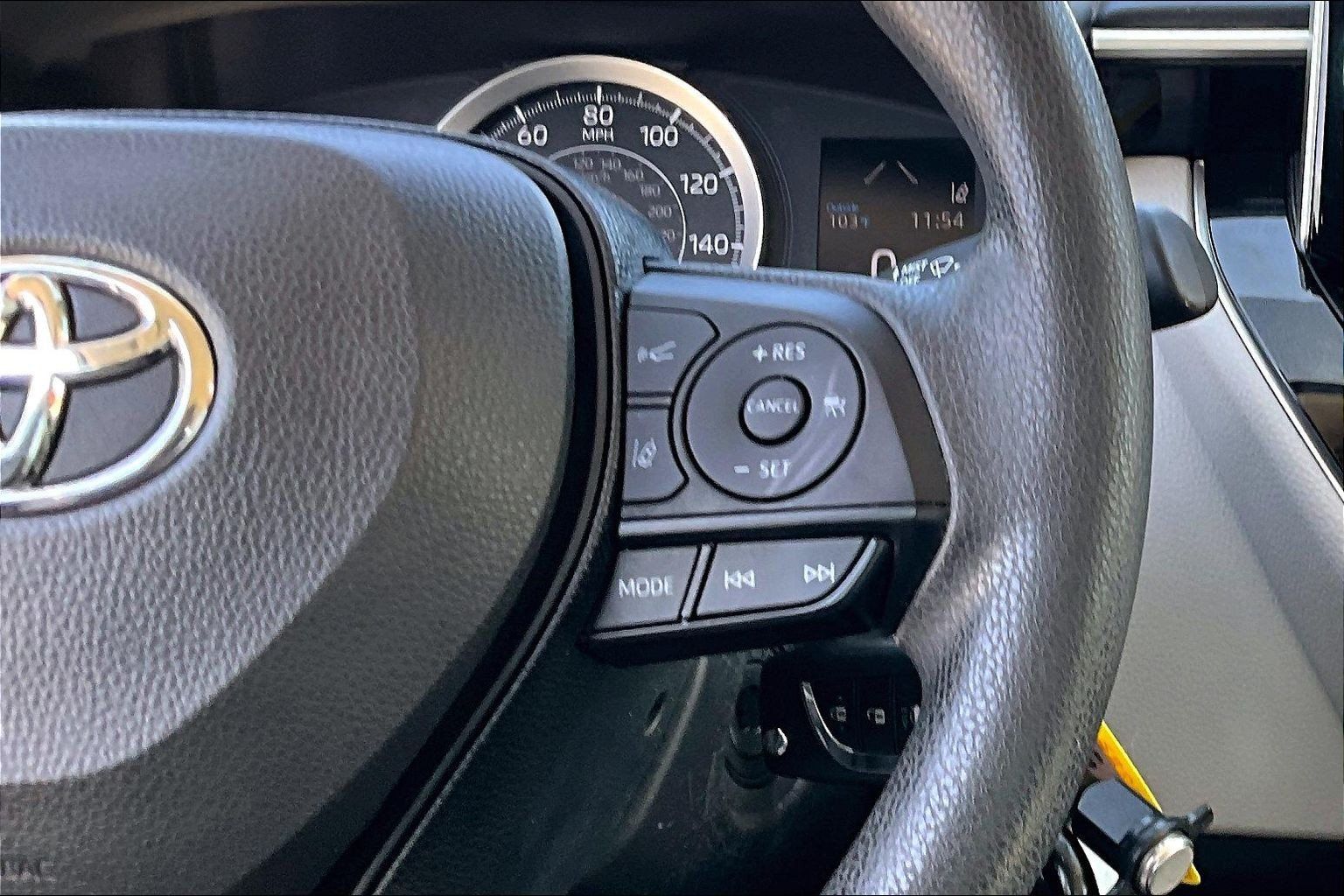 Used 2020 Toyota Corolla LE w/ Carpet Mat Package (TMS) FWD image 19